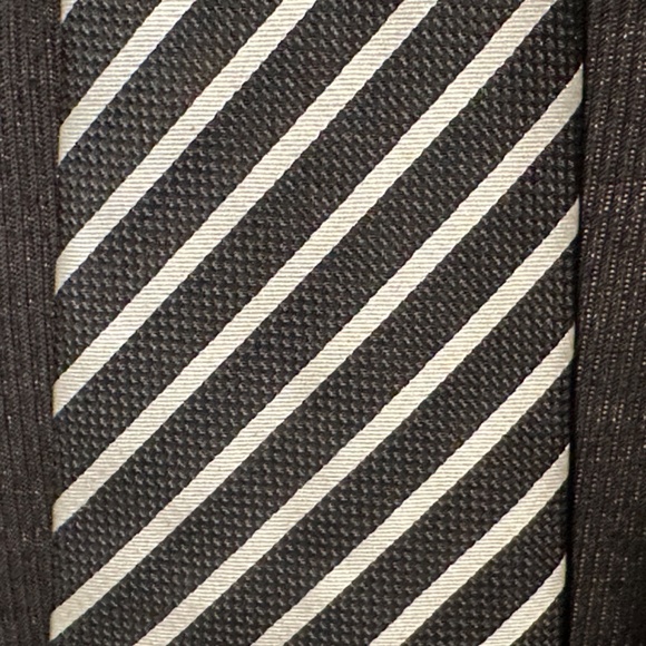 AUTHENTIC DAVID SADDLER 100% SILK NECKTIE TIE BLACK & SILVER STRIPE - Picture 4 of 6